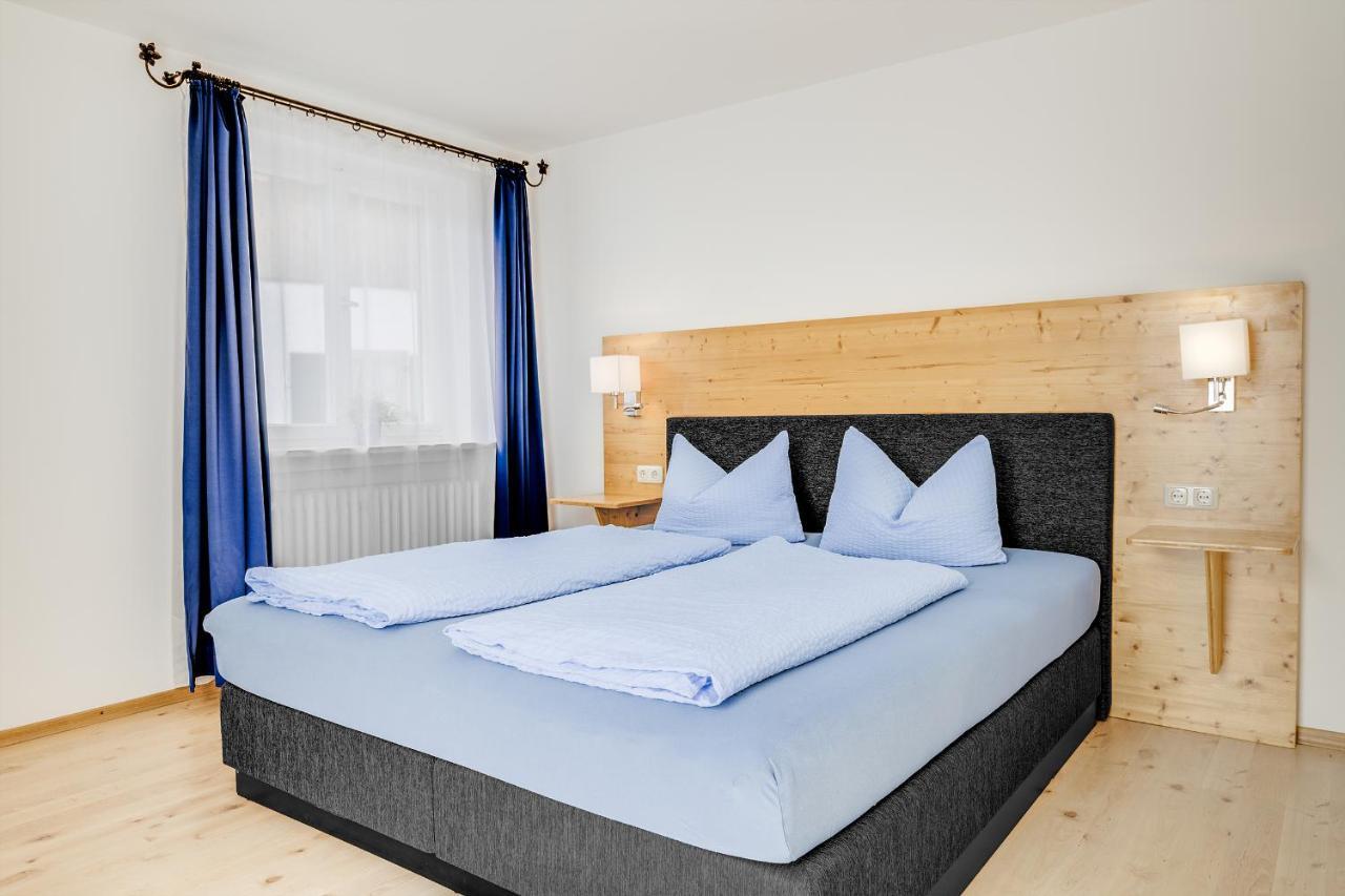 Gaestehaus U Ferienwohnungen Veronika Incl Fruehstuecksbuffet Und Koenigscard Mit 200 Kostenlosen Attraktionen Unterammergau Ngoại thất bức ảnh