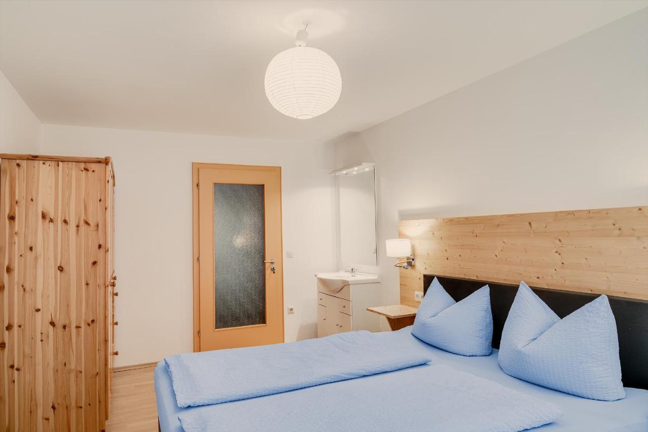 Gaestehaus U Ferienwohnungen Veronika Incl Fruehstuecksbuffet Und Koenigscard Mit 200 Kostenlosen Attraktionen Unterammergau Ngoại thất bức ảnh