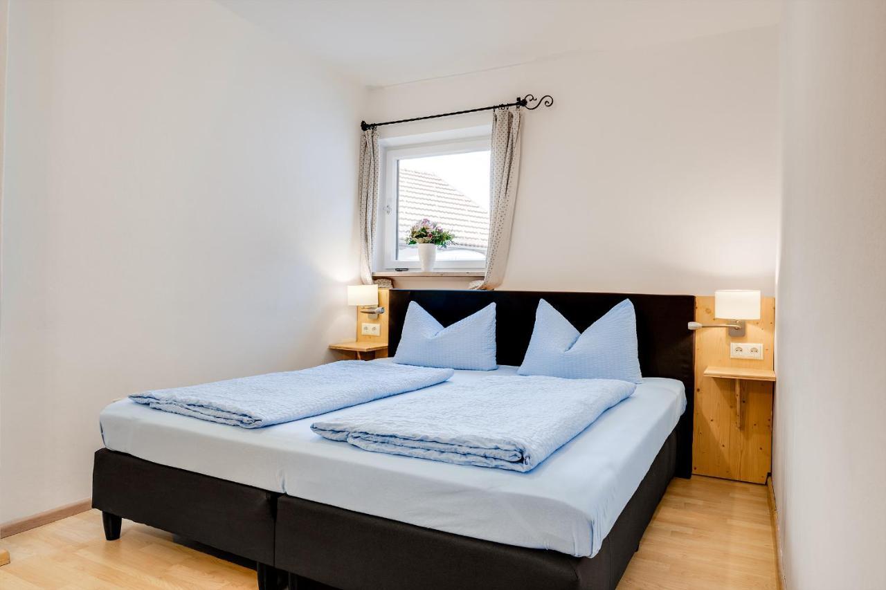 Gaestehaus U Ferienwohnungen Veronika Incl Fruehstuecksbuffet Und Koenigscard Mit 200 Kostenlosen Attraktionen Unterammergau Ngoại thất bức ảnh