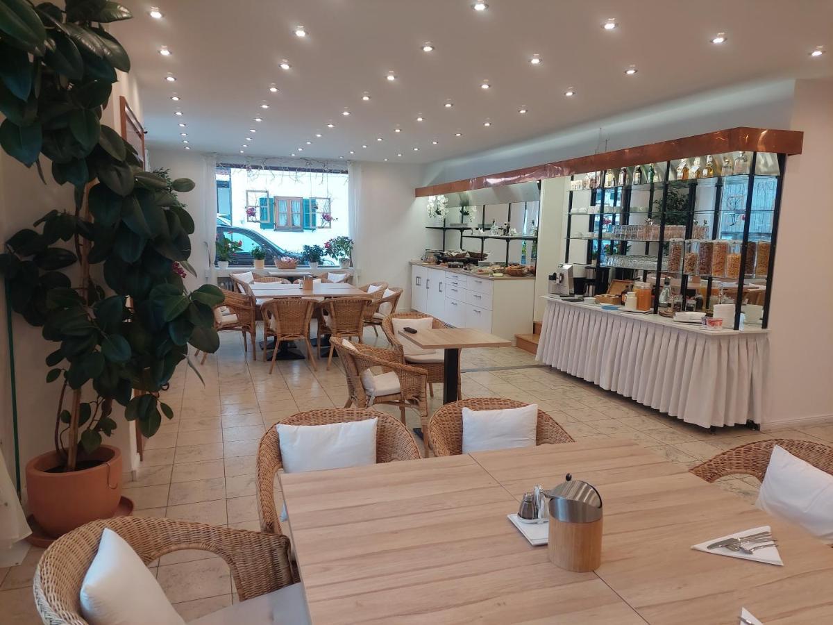 Gaestehaus U Ferienwohnungen Veronika Incl Fruehstuecksbuffet Und Koenigscard Mit 200 Kostenlosen Attraktionen Unterammergau Ngoại thất bức ảnh