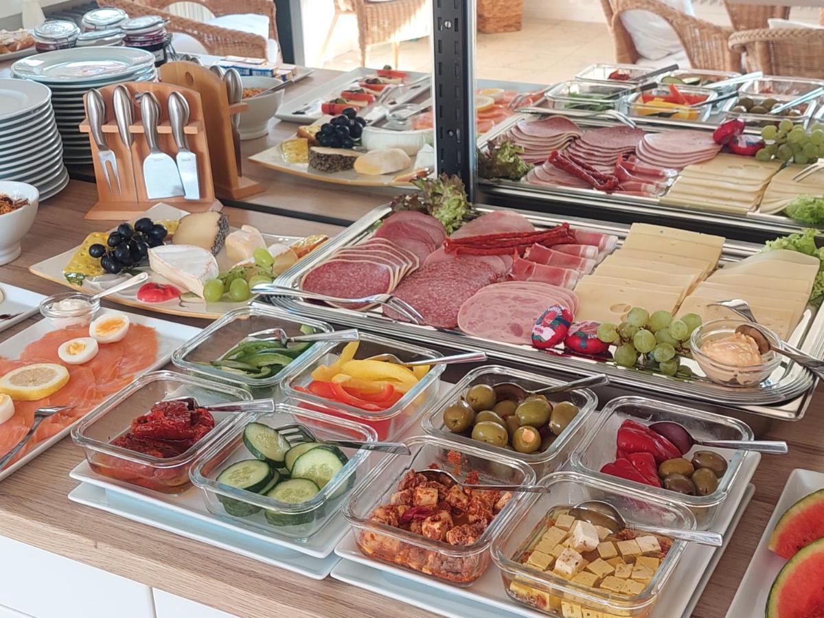Gaestehaus U Ferienwohnungen Veronika Incl Fruehstuecksbuffet Und Koenigscard Mit 200 Kostenlosen Attraktionen Unterammergau Ngoại thất bức ảnh