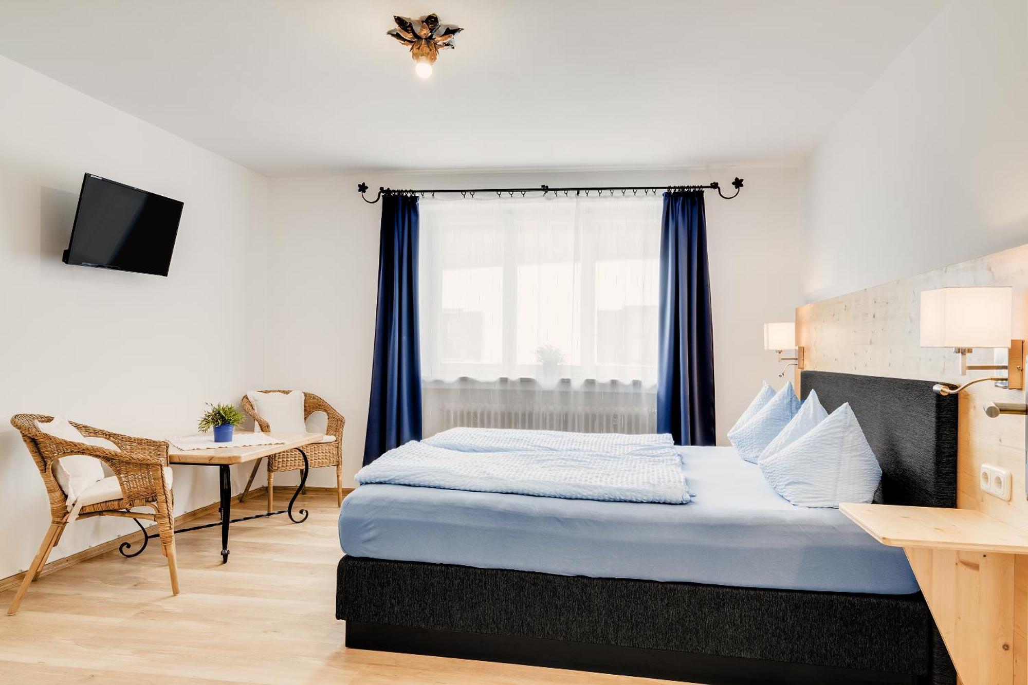 Gaestehaus U Ferienwohnungen Veronika Incl Fruehstuecksbuffet Und Koenigscard Mit 200 Kostenlosen Attraktionen Unterammergau Ngoại thất bức ảnh