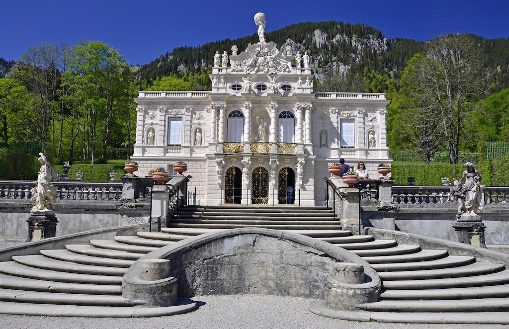 Gaestehaus U Ferienwohnungen Veronika Incl Fruehstuecksbuffet Und Koenigscard Mit 200 Kostenlosen Attraktionen Unterammergau Ngoại thất bức ảnh